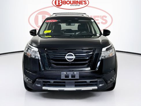 Used 2024 Nissan Pathfinder Platinum AWD/4WD image 6