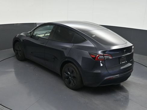 Used 2024 Tesla Model Y Long Range AWD/4WD image 16