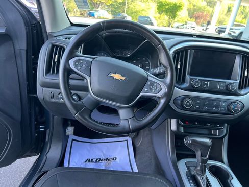Used 2020 Chevrolet Colorado LT AWD/4WD image 17