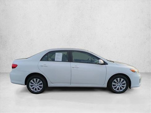 Used 2013 Toyota Corolla LE image 4