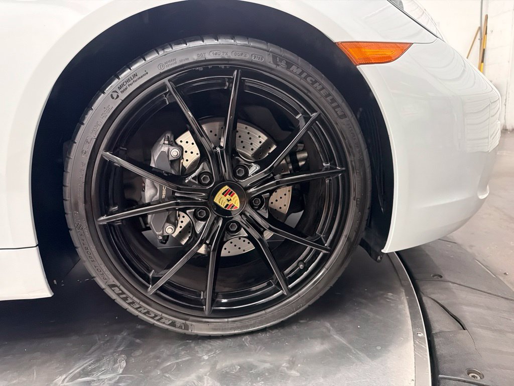 Used 2025 Porsche 718 Cayman RWD image 10
