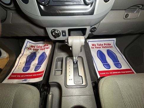 Used 2019 Nissan Frontier SV image 9