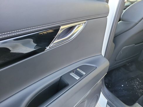 Used 2025 Genesis GV80 2.5T Standard image 13