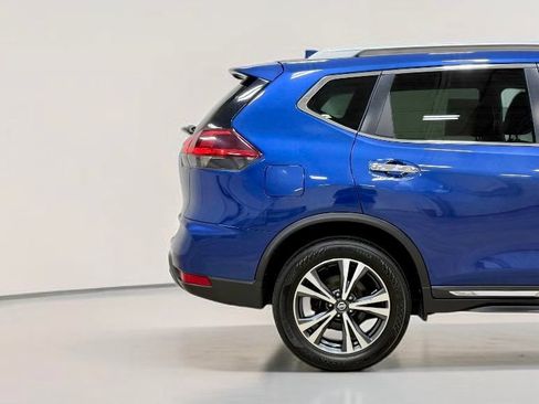 Used 2018 Nissan Rogue SL FWD image 12