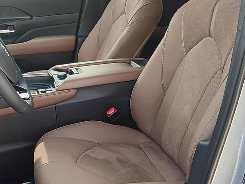 New 2026 Toyota Grand Highlander AWD Hybrid image 10