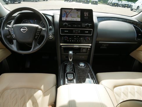 Certified 2024 Nissan Armada Platinum w/ Captain's Chairs Package AWD/4WD image 10