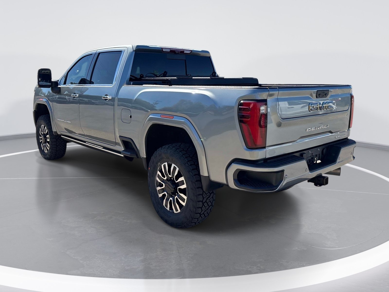 Used 2024 GMC Sierra 2500 Denali Ultimate AWD/4WD image 6