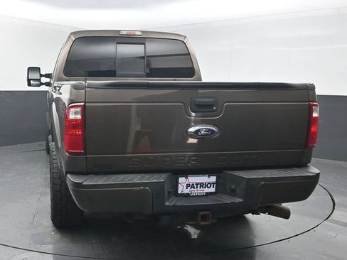Used 2015 Ford F250 Lariat w/ Lariat Interior Package AWD/4WD image 4