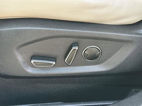 Used 2016 Ford Edge Titanium w/ Technology Package image 23