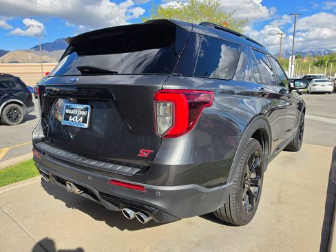 Used 2020 Ford Explorer ST w/ ST Street Pack image 5