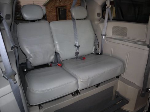 Used 2010 Dodge Grand Caravan SE w/ Climate Group image 26