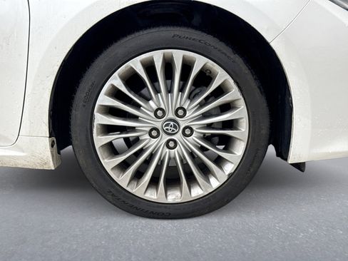 Used 2017 Toyota Avalon Limited w/ Carpet Mat Package image 12