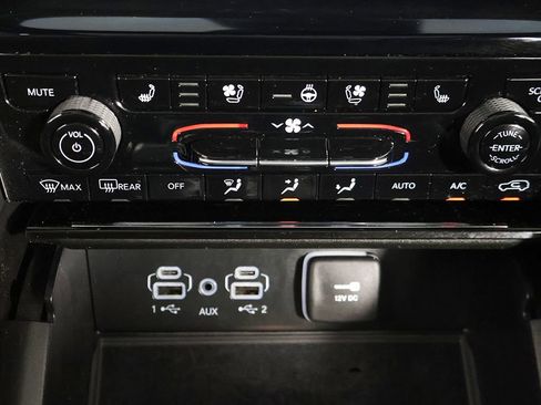 Used 2024 Jeep Grand Cherokee Limited w/ Luxury Tech Group II AWD/4WD image 55
