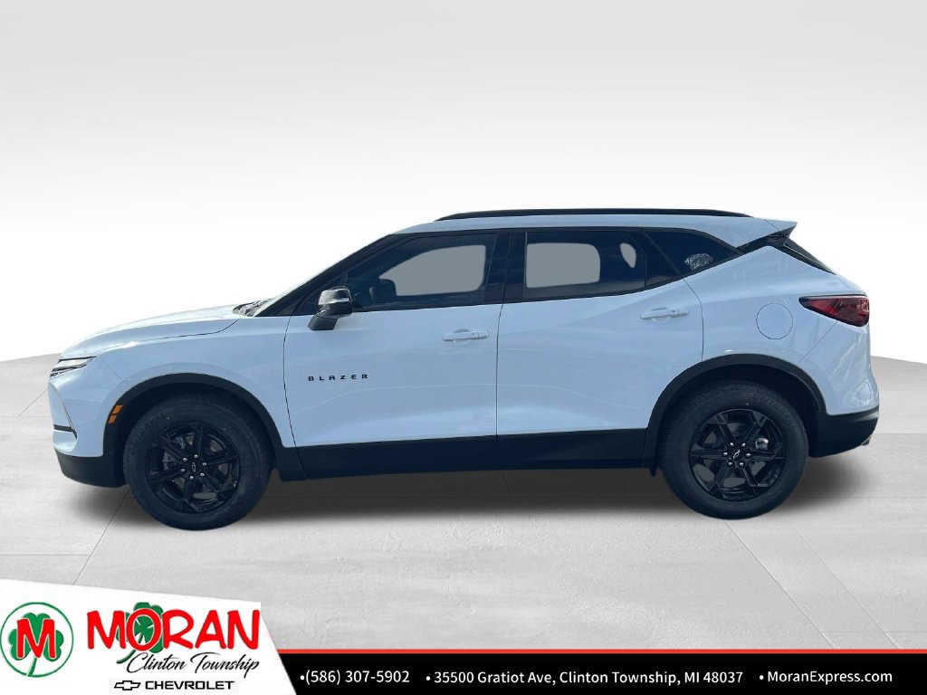 Used 2024 Chevrolet Blazer LT w/ Midnight/Sport Edition AWD/4WD image 3