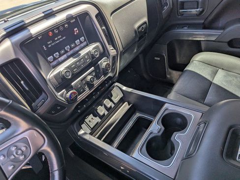 Used 2016 GMC Sierra 2500 SLT w/ All-Terrain HD Package AWD/4WD image 18