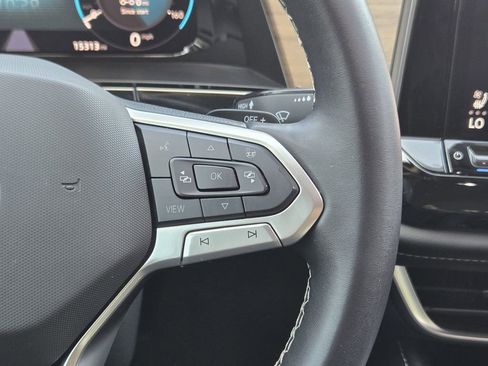 Used 2024 Volkswagen Atlas SE image 31