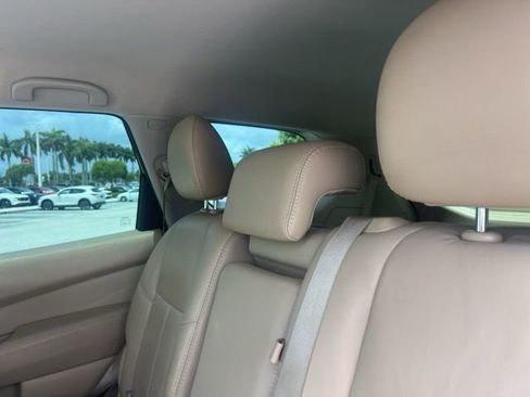 Used 2017 Nissan Pathfinder SL FWD image 29