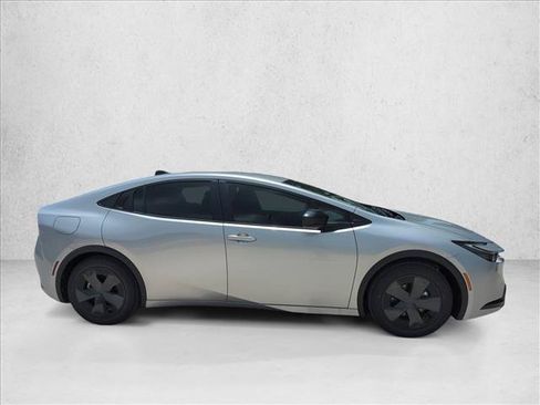 New 2026 Toyota Prius Plug-In Hybrid FWD image 4