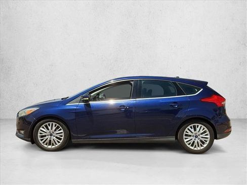 Used 2016 Ford Focus Titanium FWD image 9