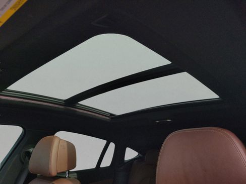 Used 2020 BMW X6 M50i image 27