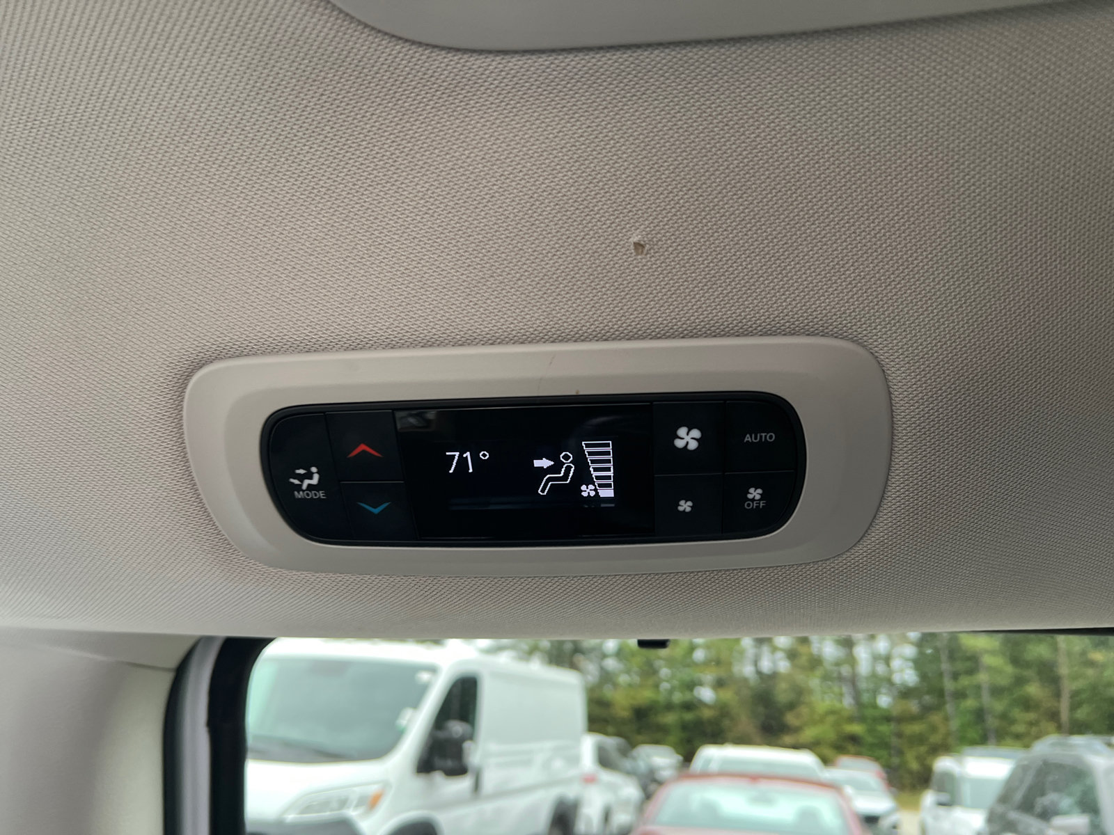 Used 2024 Chrysler Pacifica Touring-L FWD image 24