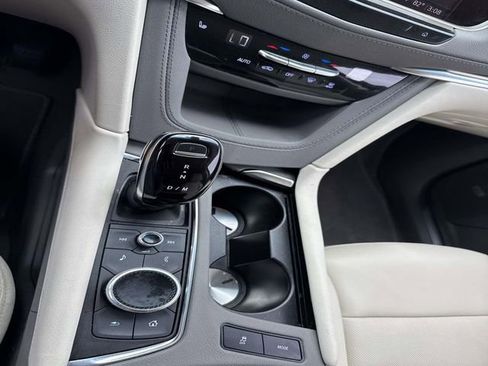 Used 2022 Cadillac XT5 Premium Luxury w/ Technology Package FWD image 24