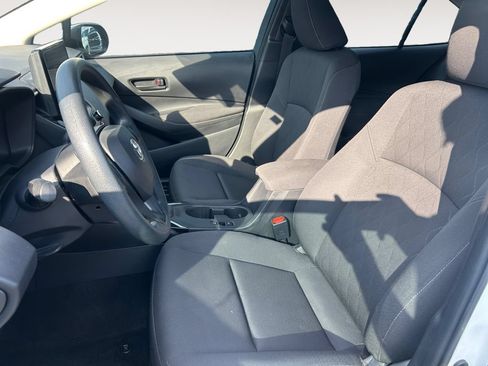 Used 2024 Toyota Corolla LE FWD image 9