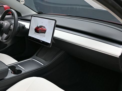 Used 2023 Tesla Model 3 Standard Range image 38
