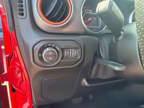 Used 2021 Jeep Gladiator Mojave AWD/4WD image 29