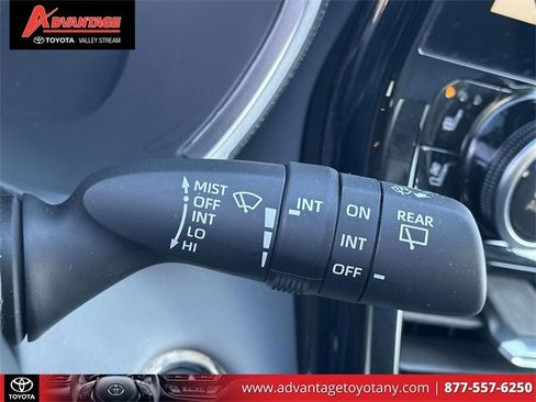 Used 2023 Toyota Highlander Limited image 27