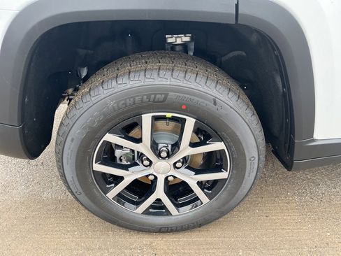 New 2025 Jeep Grand Cherokee Limited image 9