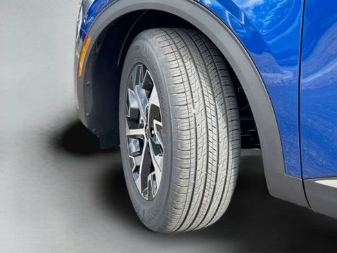 Used 2025 Kia Sportage EX w/ Premium Package FWD image 33
