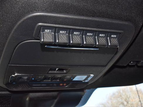 Certified 2024 Ford F250 Platinum w/ FX4 Off-Road Package image 33