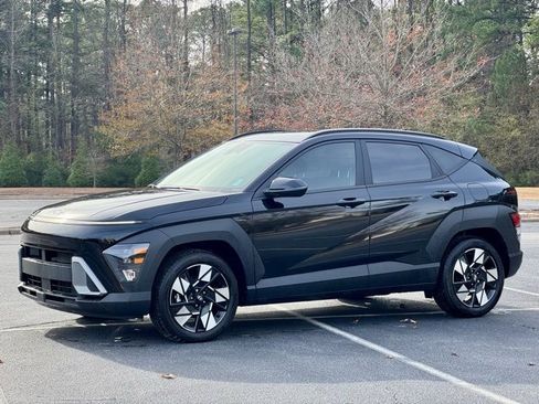 Used 2024 Hyundai Kona SEL w/ Convenience Package image 2