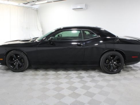 Used 2014 Dodge Challenger R/T w/ Blacktop Package RWD image 27