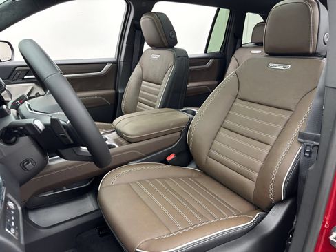 New 2026 GMC Acadia Denali Ultimate w/ LPO, Floor Liner Package AWD/4WD image 21