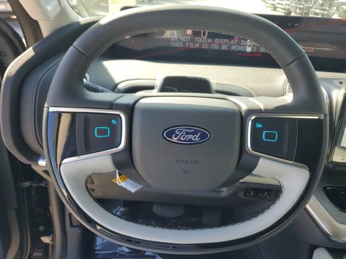 New 2025 Ford Expedition Max Platinum w/ Driver's Package image 15