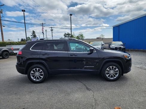 Used 2020 Jeep Cherokee Latitude Plus w/ Cold Weather Group AWD/4WD image 6