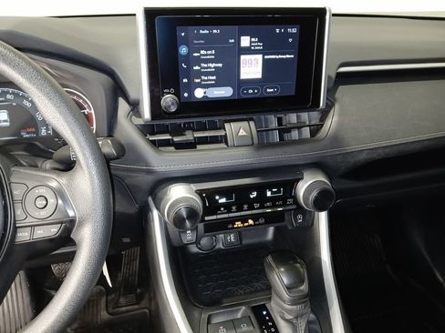 Used 2025 Toyota RAV4 LE AWD/4WD image 16