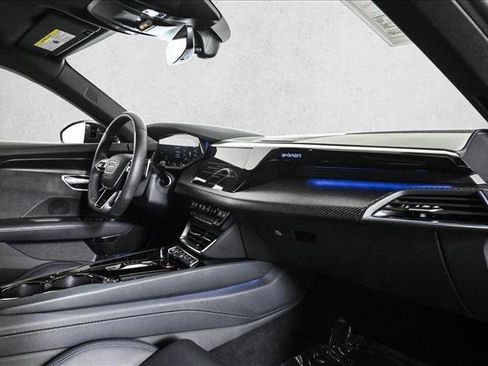 Used 2024 Audi e-tron GT Premium Plus image 23