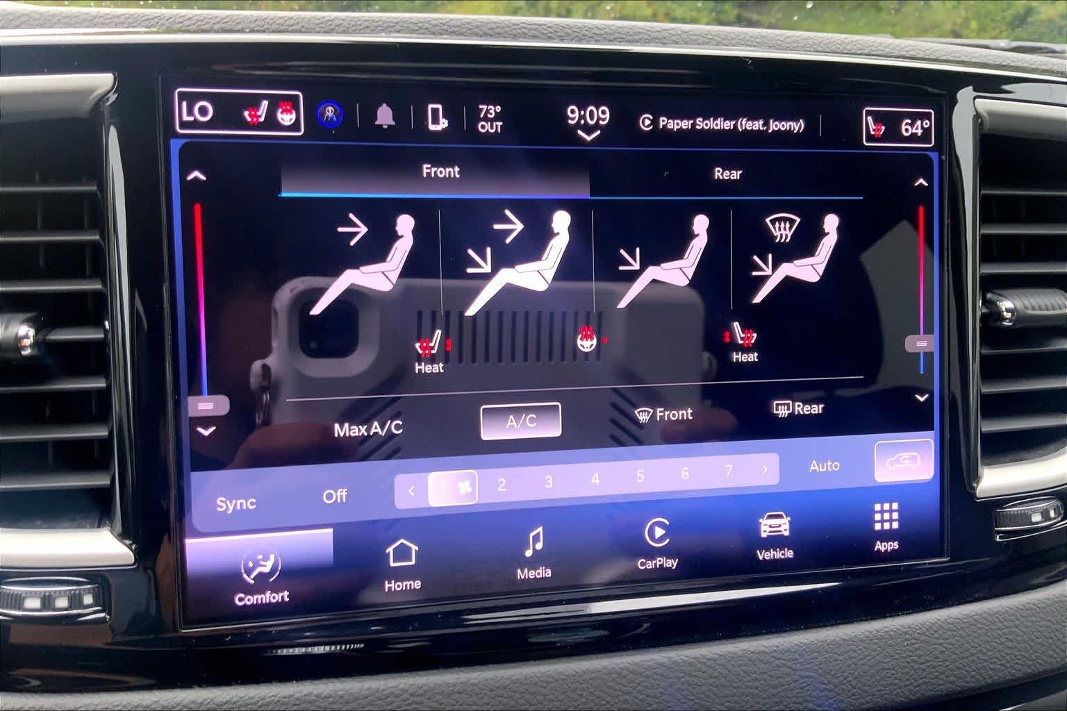 Used 2024 Chrysler Pacifica Touring-L FWD image 30