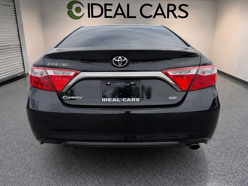 Used 2016 Toyota Camry SE image 4