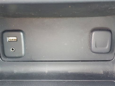 Used 2016 Chevrolet Colorado LT image 27