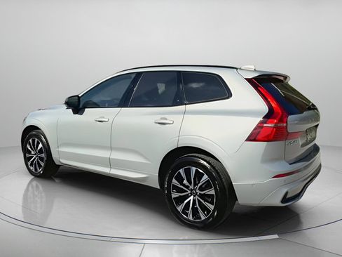 Used 2025 Volvo XC60 B5 Plus image 20