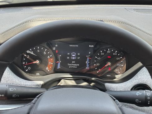 Used 2025 Jeep Compass Latitude AWD/4WD image 42
