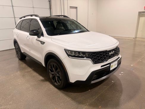 Used 2023 Kia Sorento X-Line EX image 3