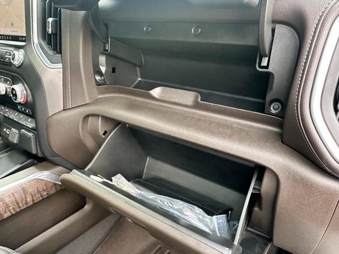 Used 2022 GMC Sierra 3500 Denali w/ Denali Ultimate Package AWD/4WD image 36