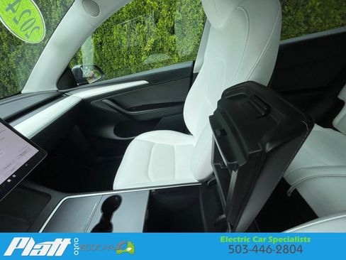 Used 2024 Tesla Model Y Long Range AWD/4WD image 34