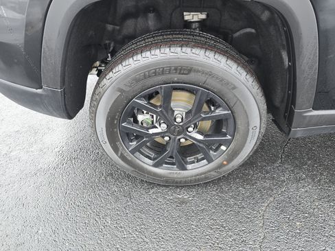 New 2026 Jeep Grand Cherokee Altitude image 12