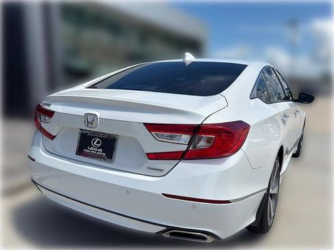 Used 2018 Honda Accord Touring image 7
